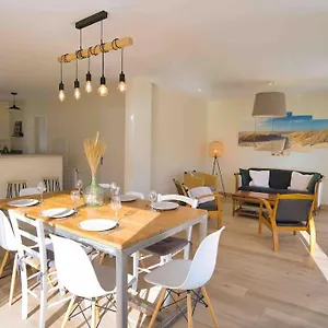 https://sea-surf-and-sun.inbrittany.com